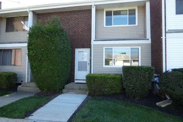 4 QUINCY CIR
