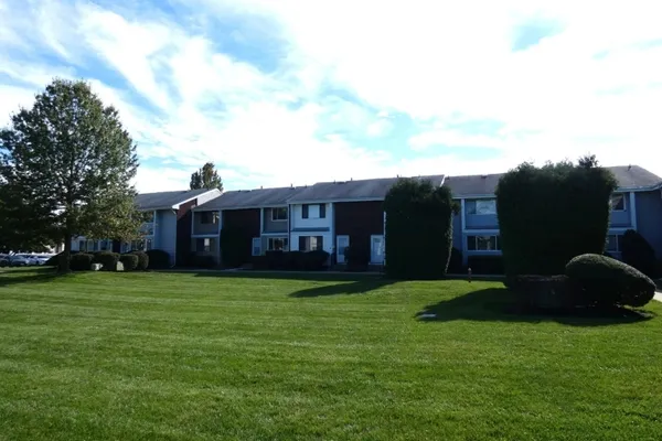 4 QUINCY CIR