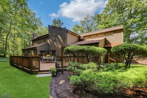 100 CHESHIRE LN