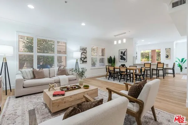 6020 SEABLUFF DR 114