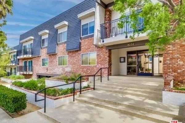 5252 COLDWATER CANYON AVE 207