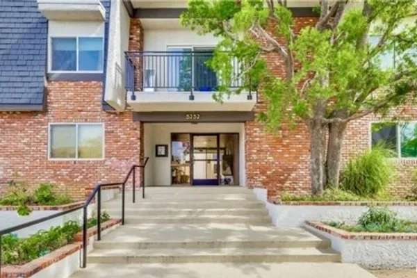 5252 COLDWATER CANYON AVE 207