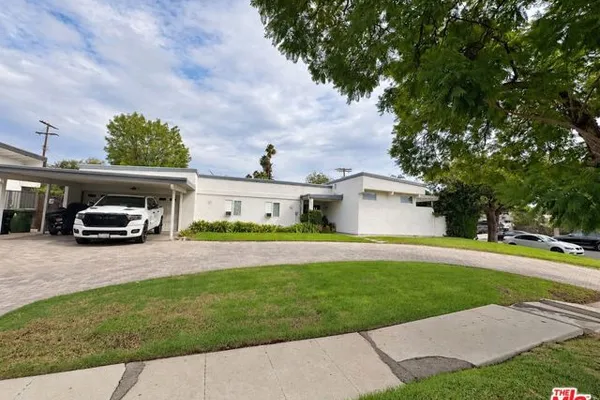 10400 CANBY AVE