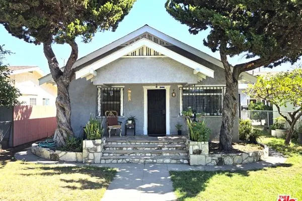 2470 PASADENA AVE