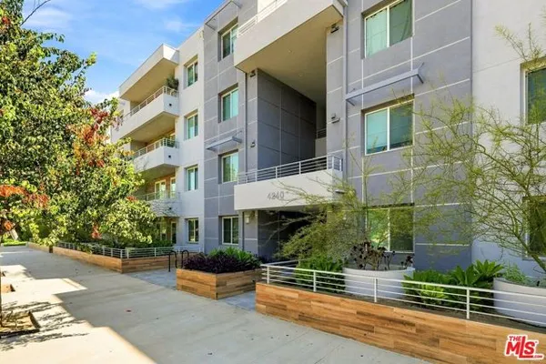 4240 LAUREL CANYON BLVD 305