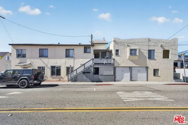 2901 MANHATTAN AVE