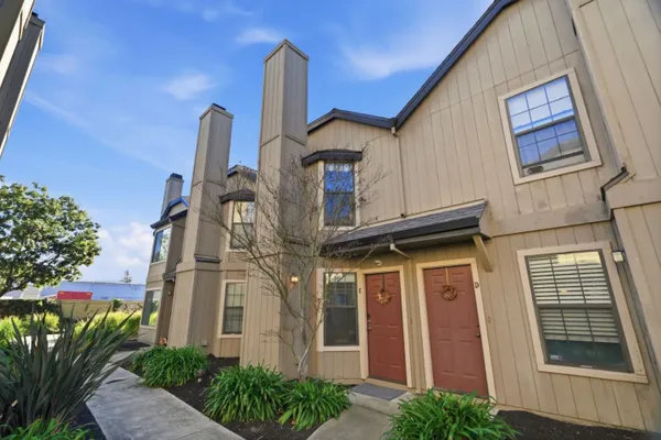 251 GIBSON DR