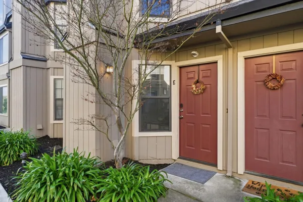 251 GIBSON DR