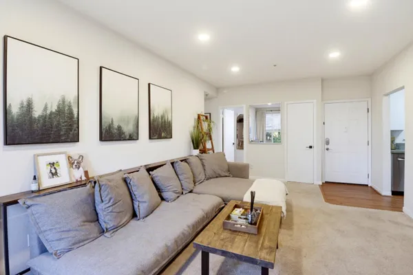 211 S FREMONT 309 309