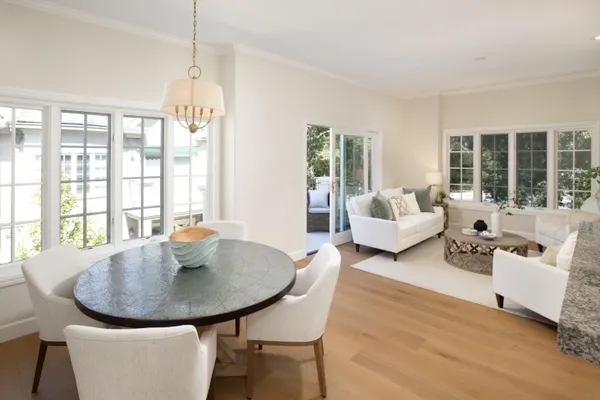 1 W EDITH AVE
