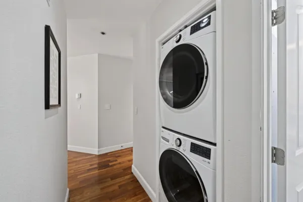 4250 EL CAMINO REAL B318