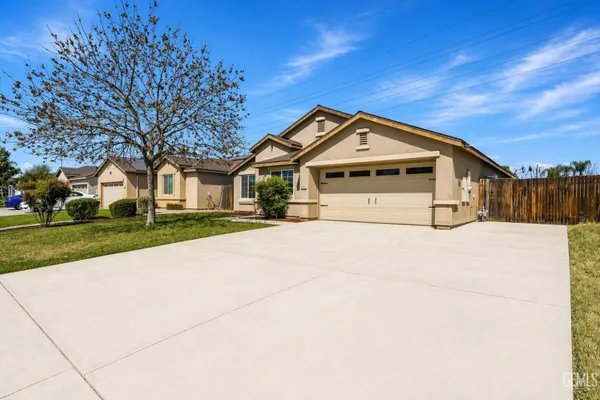 9102 WHITMAN AVE