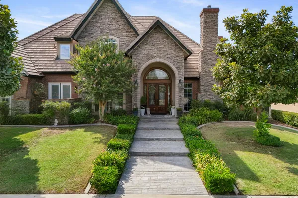 7233 FOUNTAIN VALLEY DR