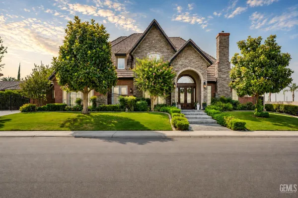 7233 FOUNTAIN VALLEY DR