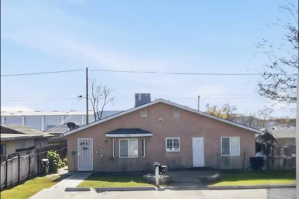 1909 PADRE ST