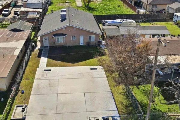 1909 PADRE ST