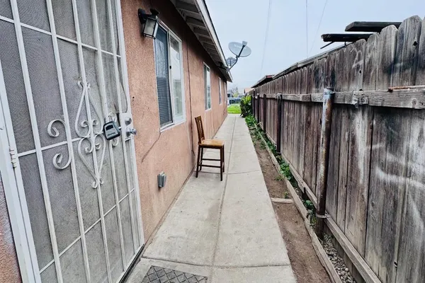 1909 PADRE ST