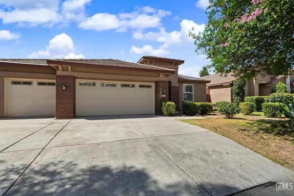 6311 STAR SAPPHIRE DR