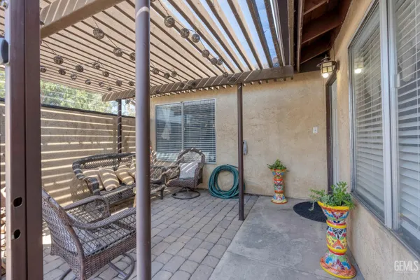 5808 CEDAR GLEN LN