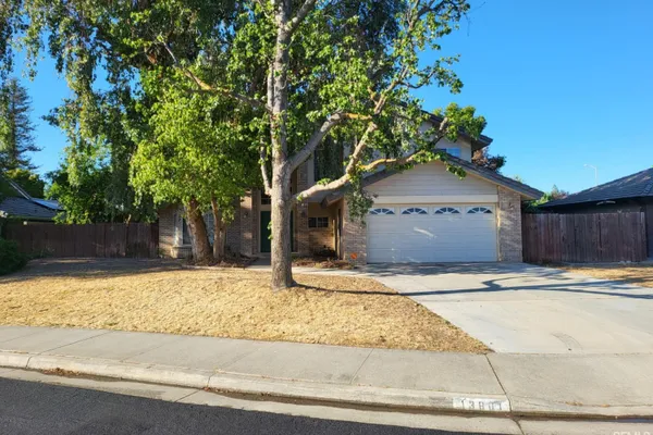 13801 LAVERTON AVE