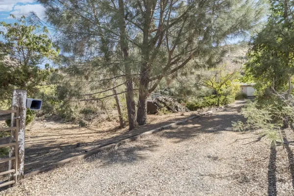 14 JORDAN RD