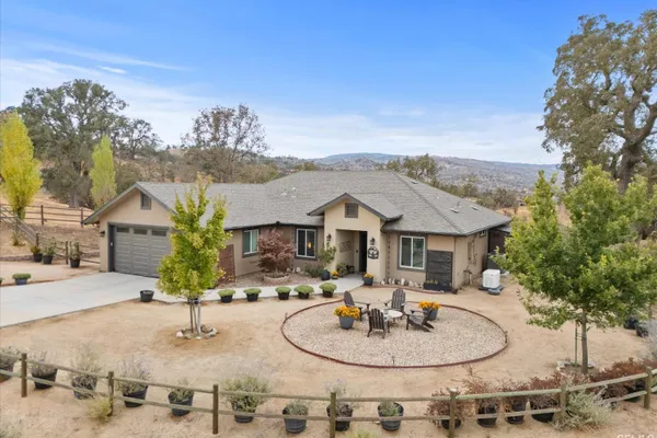17900 TEJON DR