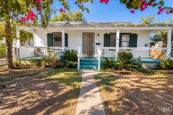 1716 ROSE MARIE DR