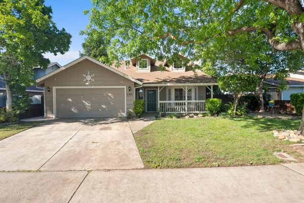 2705 LAHONTAN DR