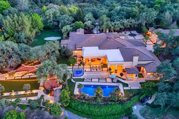 5687 RIDGE PARK DR