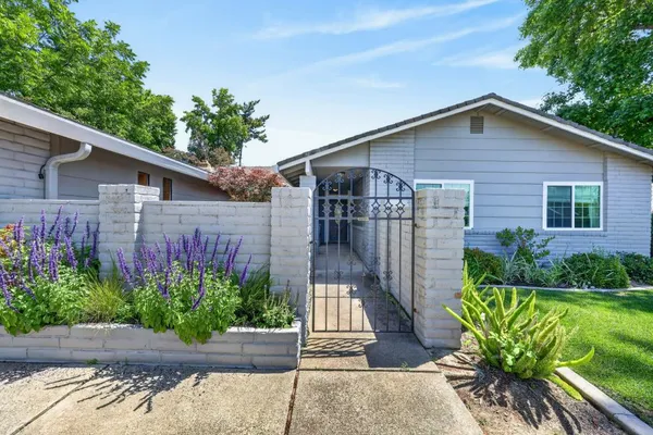 3125 CAPISTRANO WAY