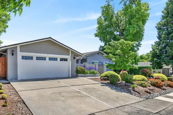 3125 CAPISTRANO WAY
