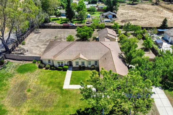 8001 STALLION WAY