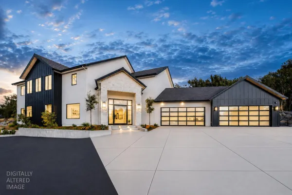 3225 RUSTIC WOODS CT