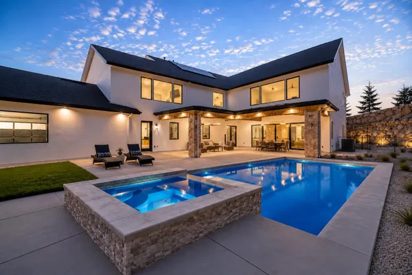 3225 RUSTIC WOODS CT