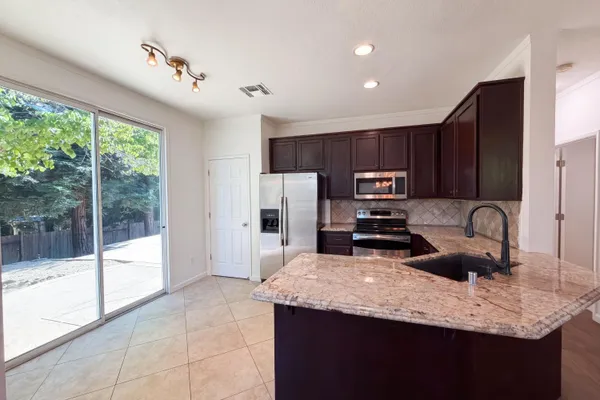 2805 AQUAMARINE CIR