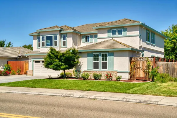 426 S HIGHLAND AVE