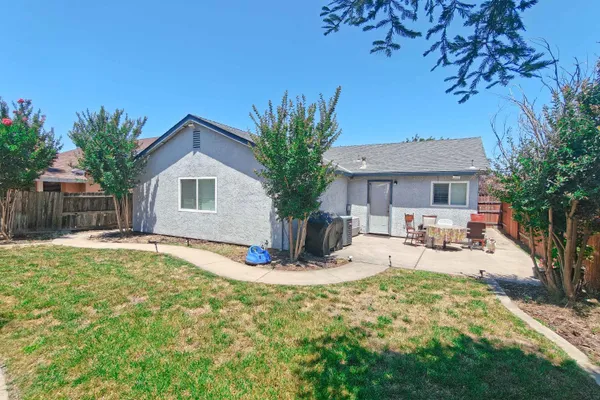 8272 SUMMER FALLS CIR