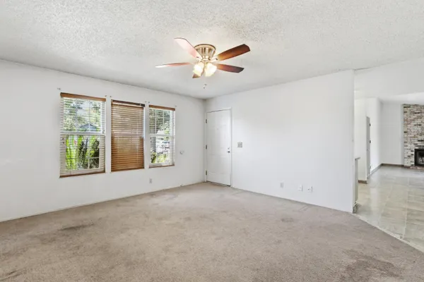 252 CARLSBAD PL