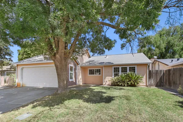 252 CARLSBAD PL