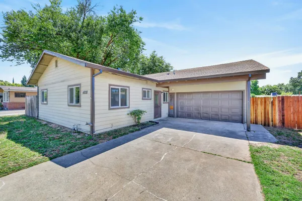 4828 BOYD DR