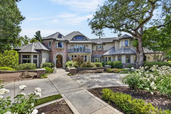 5021 WAVERLY CT