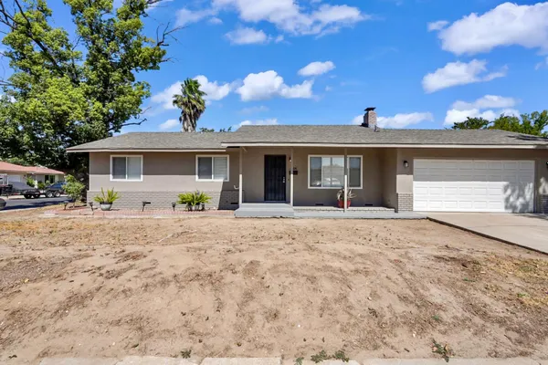 3104 PEMBROKE DR