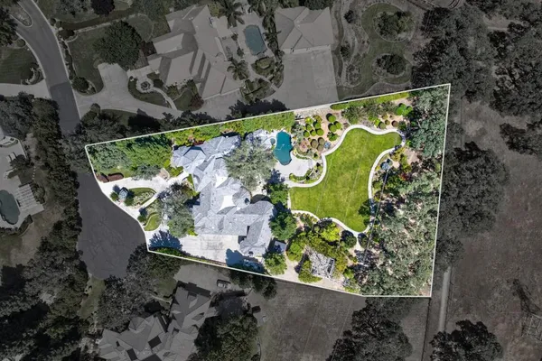 5021 WAVERLY CT
