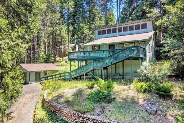 7085 LAKEWOOD DR