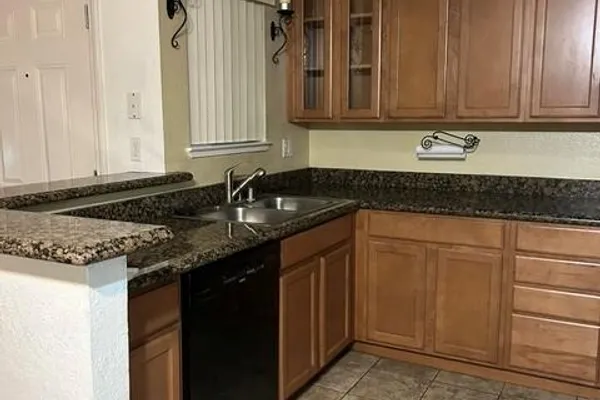 3715 TALLYHO DR 32