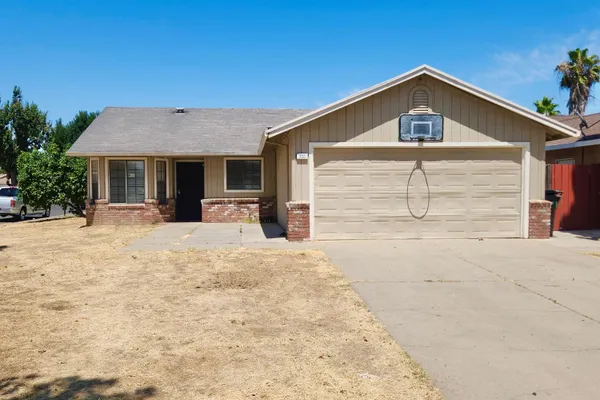 700 LACROSS CT