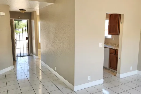 700 LACROSS CT