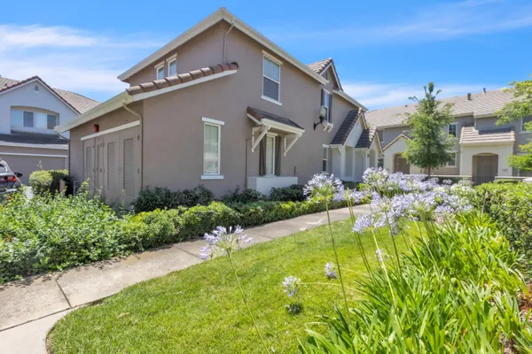 3801 ESPLANADE CIR