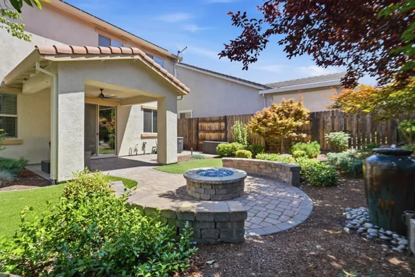 2240 RANCH VIEW DR