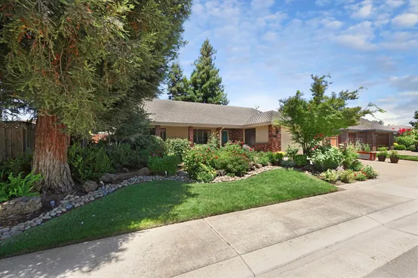 3025 PARK OAK DR